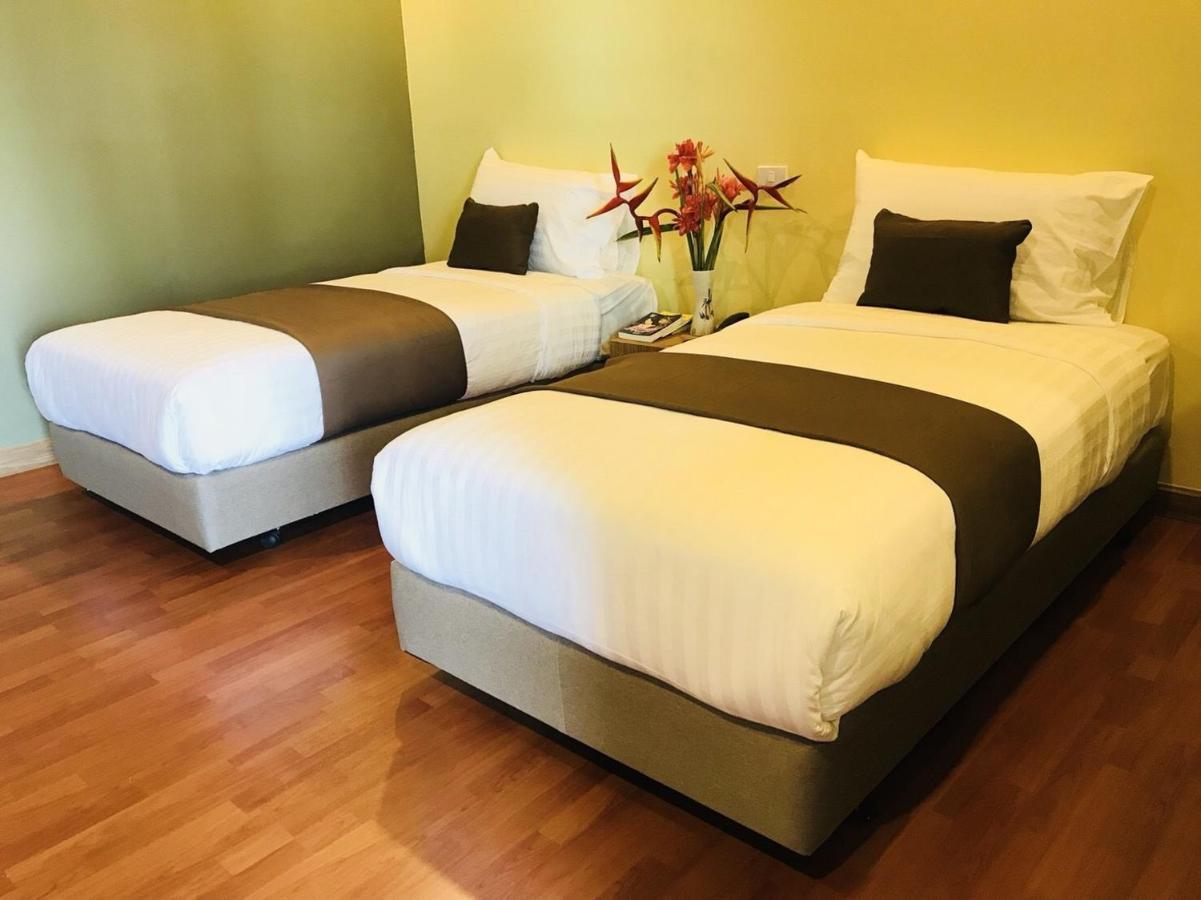 Work Den Chiangrai Hotel Chiang Rai Bagian luar foto